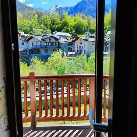 Casa Isollaz Holiday home *